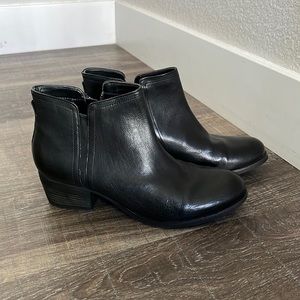 Clarks Black Leather Bootie - Size 8.5